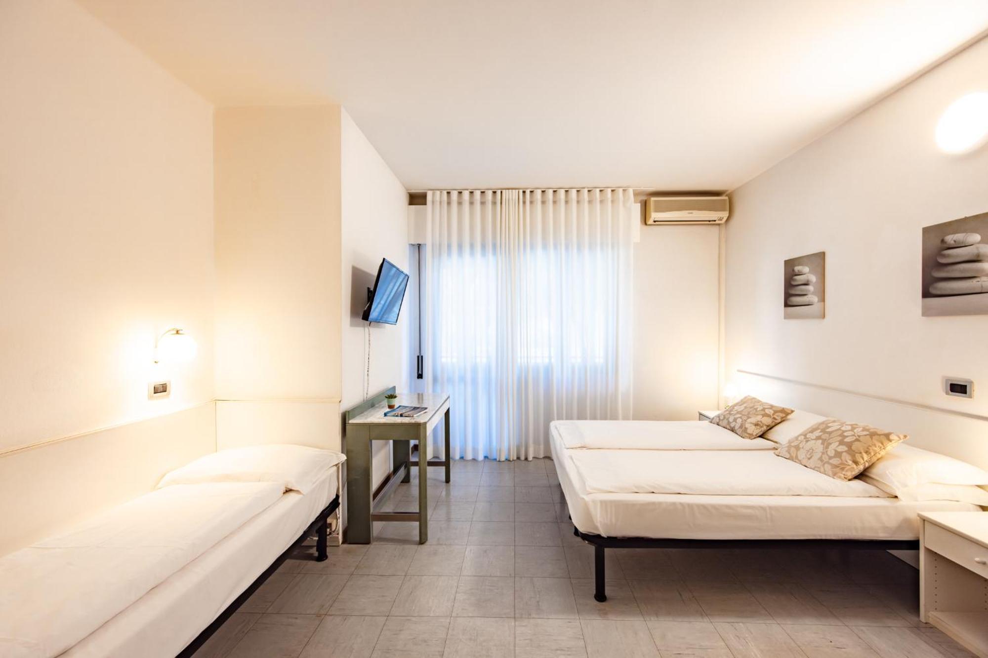 Aparthotel Carinzia Линьяно-Саббьядоро Экстерьер фото