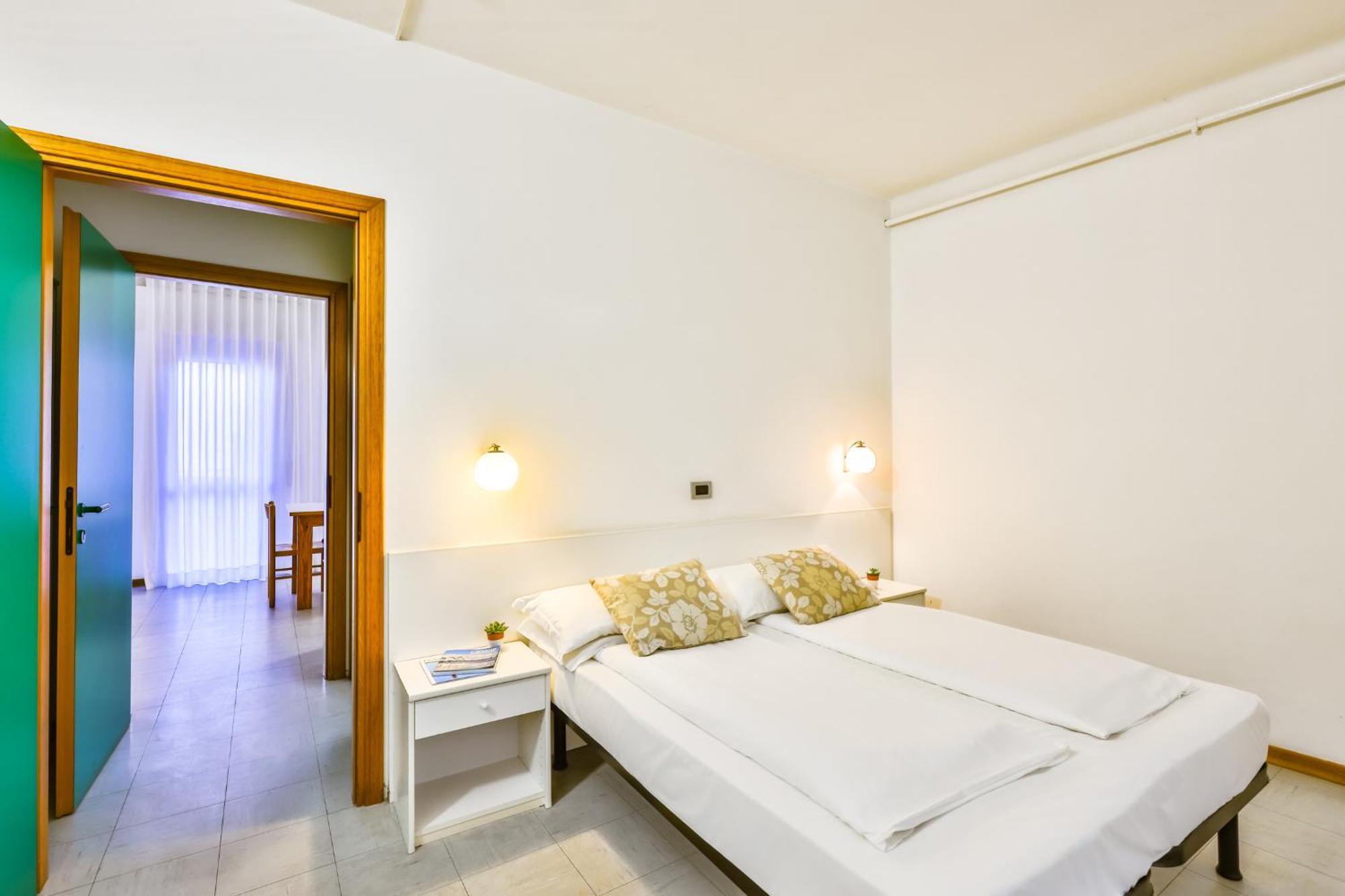 Aparthotel Carinzia Линьяно-Саббьядоро Экстерьер фото